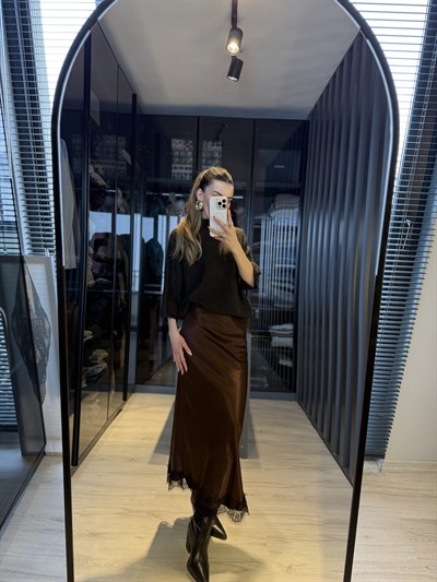 Dantel detay saten midi etek