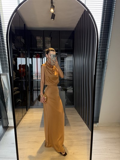 Degaje yaka saten takım