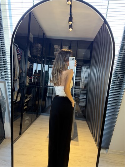 Degaje Yaka Sırt Detay Kemerli Tulum