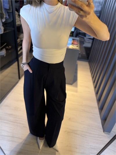 Ekru Göğüs Pedli Dik Yaka Büzgülü Bluz