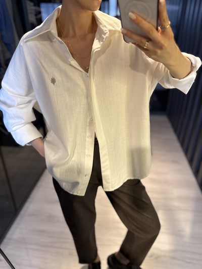 Ekru Nakışlı Keten Gömlek