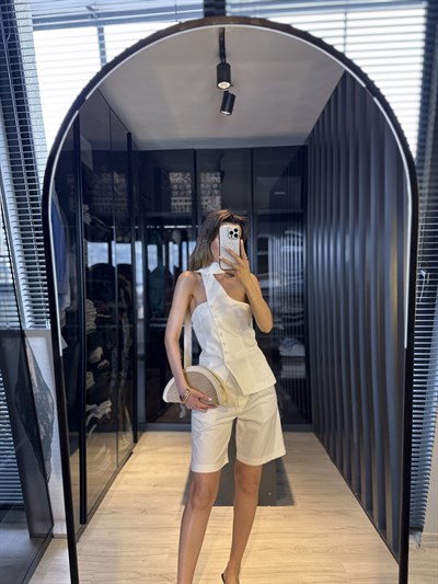 Fular Detaylı Yelek 