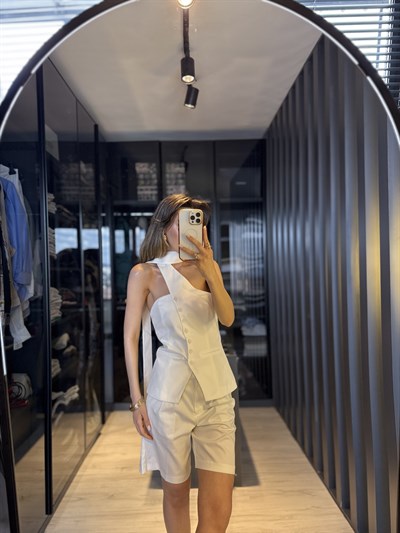 Fular Detaylı Yelek 