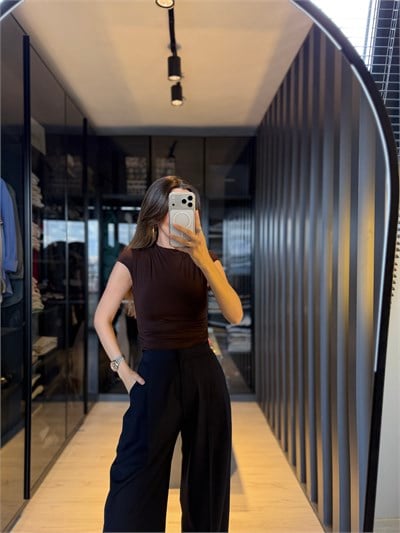 Kahve Göğüs Pedli Dik Yaka Büzgülü Bluz
