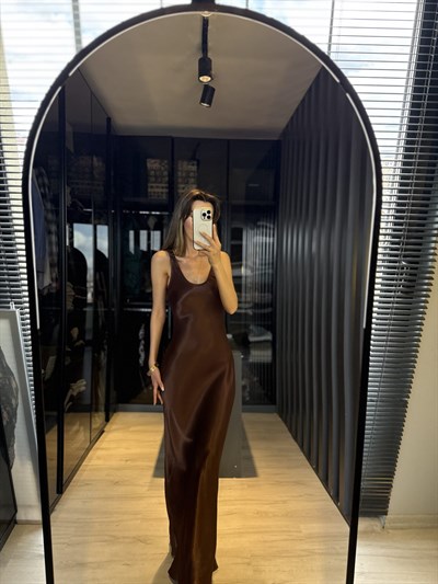 Kahverengi Maxi Boy Saten Elbise