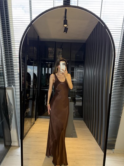 Kahverengi Maxi Boy Saten Elbise
