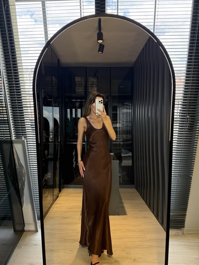Kahverengi Maxi Boy Saten Elbise