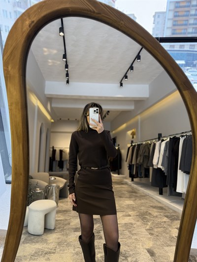 Kaşmir karışımlı kemerli balıkçı yaka kazak