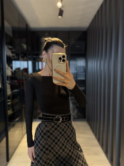 Kayık Yaka Modal Kaşmir Bluz