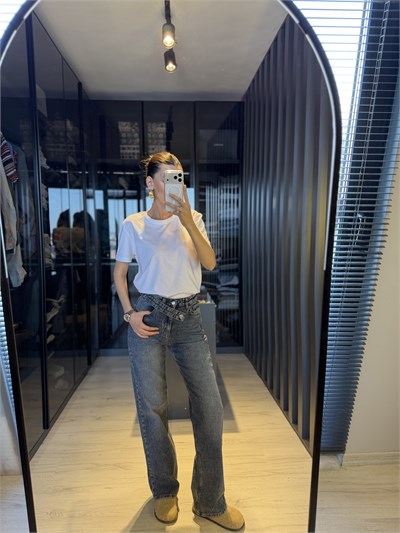Mavi Çapraz Kemer Bel Detaylı Jean