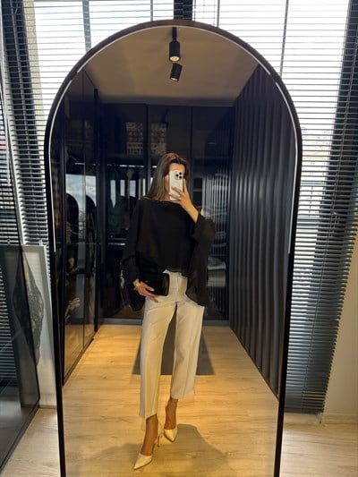 Paçaları Yırtmaçlı Pantolon