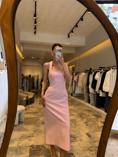 Pembe Boyundan Askılı Midi Elbise