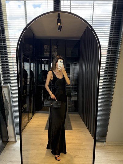 Siyah Maxi Boy Saten Elbise