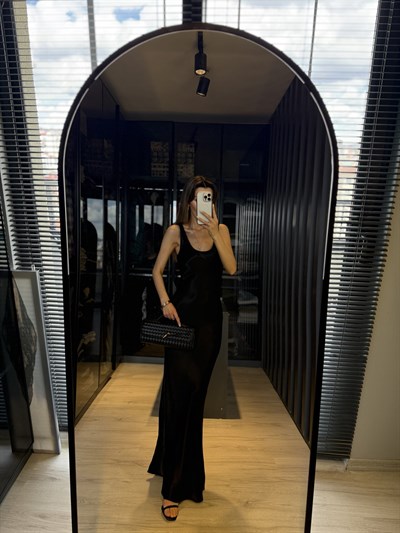Siyah Maxi Boy Saten Elbise