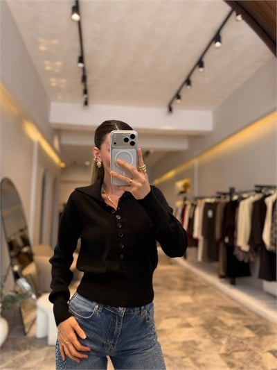 Siyah Polo Yaka Yünlü Düğmeli hırka