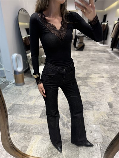 Siyah V Yaka Dantelli Kaşmir Bluz
