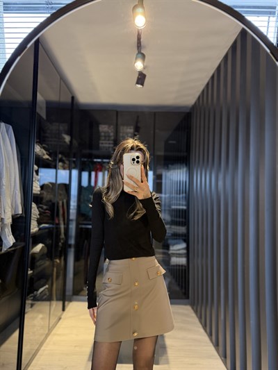 Süs cepli gold düğmeli etek
