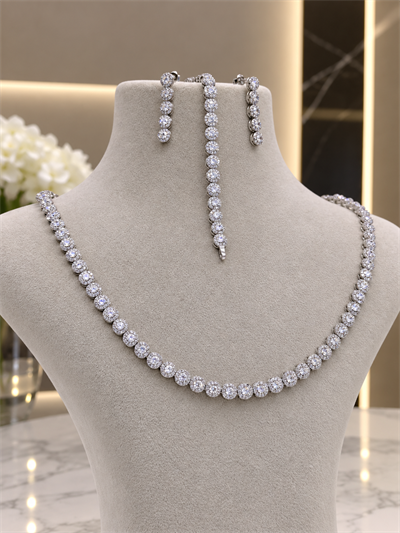 925 Ayar Gümüş Pırlanta Modeli Zirkon Taşlı Kolye Bileklik Küpe Takı Seti