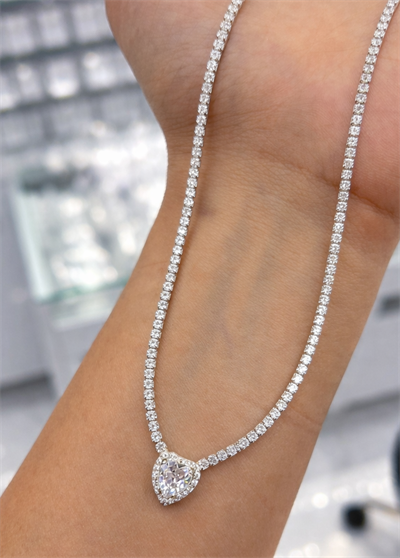 İthal 925 Ayar Gümüş Kalp Detaylı Beyaz Taşlı Suyolu Kolye