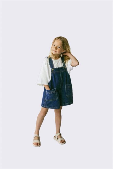 Kız Çocuk Oversize Tişört ve Denim Salopet Şort Takım