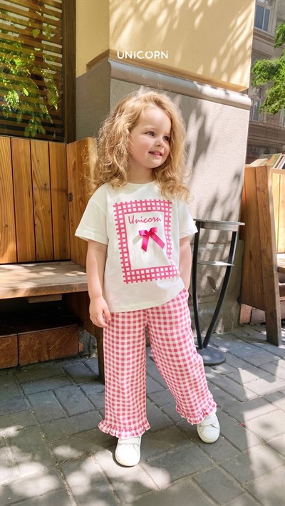 Kurdele Detaylı T-Shirt ve Pantolon Takım