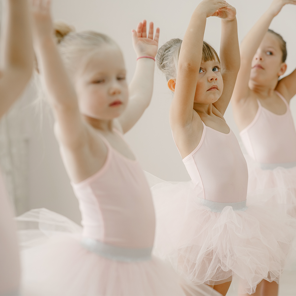 Her adımda zarafet, <br>her harekette güven.