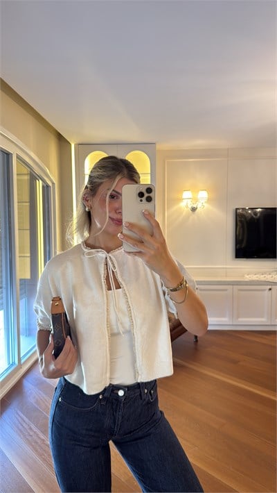 Kurdele Detaylı Triko Hırka Krem