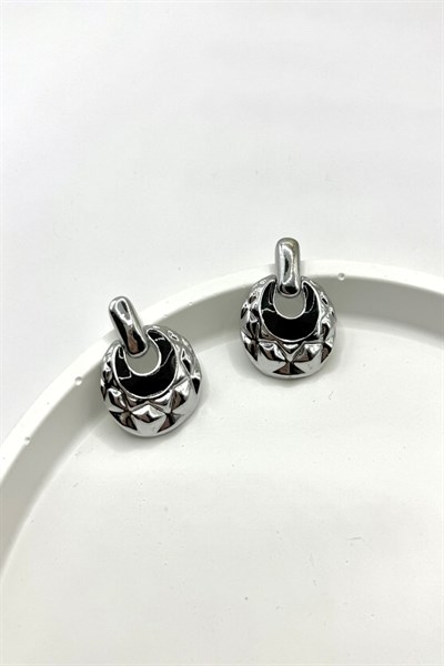Kadın Küpe 3 cm Geometrik Desen Siyah Mineli Hilal Model Küpe