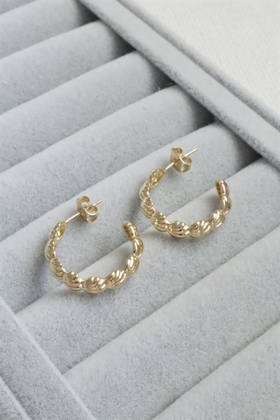 Kadın Küpe Kararmaz 14k Renk Vip Seri Minik Deniz Kabuklu Yarım Halka 2cm Küpe