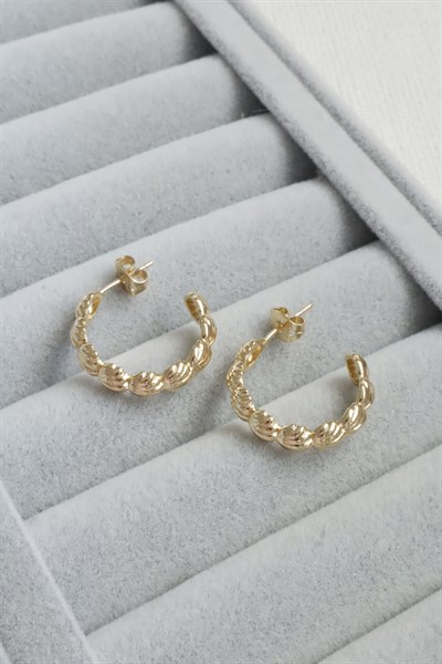 Kadın Küpe Kararmaz 14k Renk Vip Seri Minik Deniz Kabuklu Yarım Halka 2cm Küpe