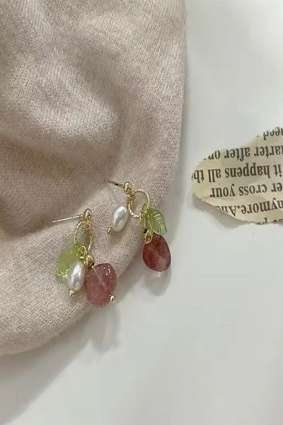 Kadın Küpe Özel Seri İthal Çilek Kristal Minimal Yaprak İnci  Küpe