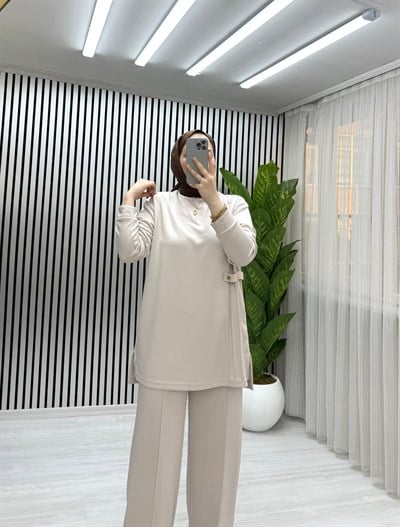 LİO YANDAN ÇITLI TAKIM BEJ ÖN SİPARİŞ