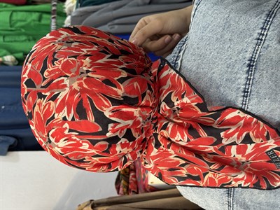 Çiçek eşarp