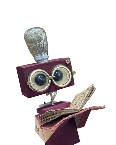 Kitap Okuyan Robot