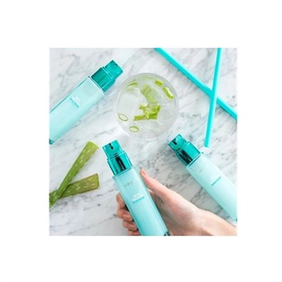 Nem Terapisi Aloe Vera Suyu İçeren Normalden Karmaya Cilt İçin Su Bazlı Nemlendirici Yüz Kremi 70ml