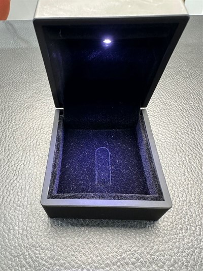 Siyah Renk Özel Tasarım Led Işıklı Yüzük Kutusu