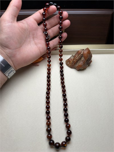 Koyu Kırmızı Renk Damla Kehribar Kolye
