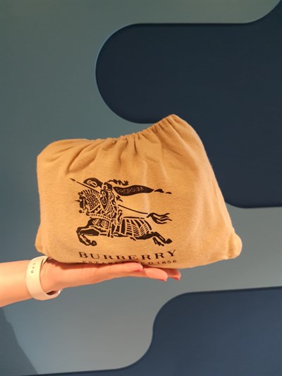 BURBERRY Tasarım Ayarlanabilir Askılı Hardal Sarısı Çanta