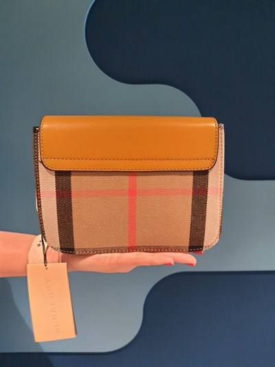 BURBERRY Tasarım Ayarlanabilir Askılı Hardal Sarısı Çanta