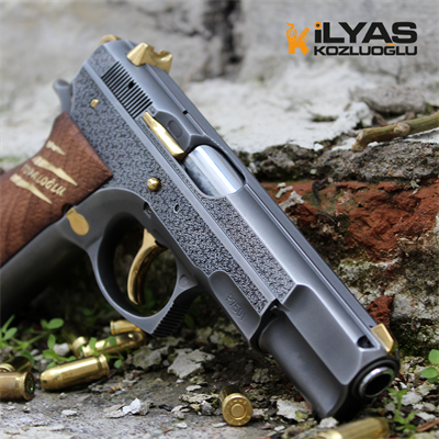 CZ 75B English Scroll Gravür