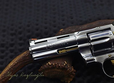 Colt Python 357 Magnum Parlak Beyaz Krom