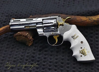 Colt Python 357 Magnum Parlak Beyaz Krom
