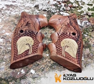 Colt Python Özel Figür Desenli Ceviz Kabza