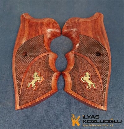 Colt Python Sarı Pirinç At Logolu Yüzey Çift Desenli(Baklava-Pütür)Gül Ağacı Kabze