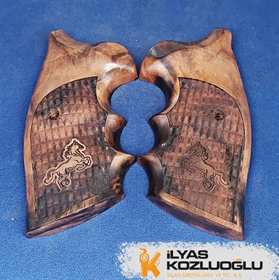 Colt PythonDesen İşlemeli Logolu Ceviz Kabza