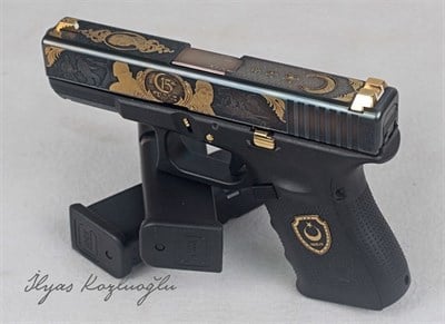 Glock 19 15 Temmuz Rozetli