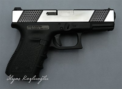 Glock 19C Petek Desen Kertik & Parlak Krom Kaplama