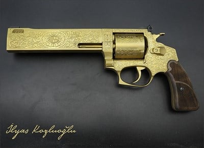 Rossi Cyclops 357. Magnum Gravür Çalışması - Parlak Sarı Titanyum Kaplama