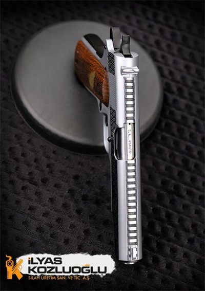 Springfield 1911 - Yanaklar Çizgili Baklava ve Pikatini Ray Desen Gravür - Mat Beyaz Krom Kaplama