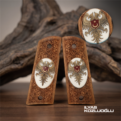 Colt 1911 Ceviz Kabza Tam Yüzey Sarmaşık Desen Üzeri Özel Tasarım Sarı Pirinç Selçuklu Kartalı Logolu